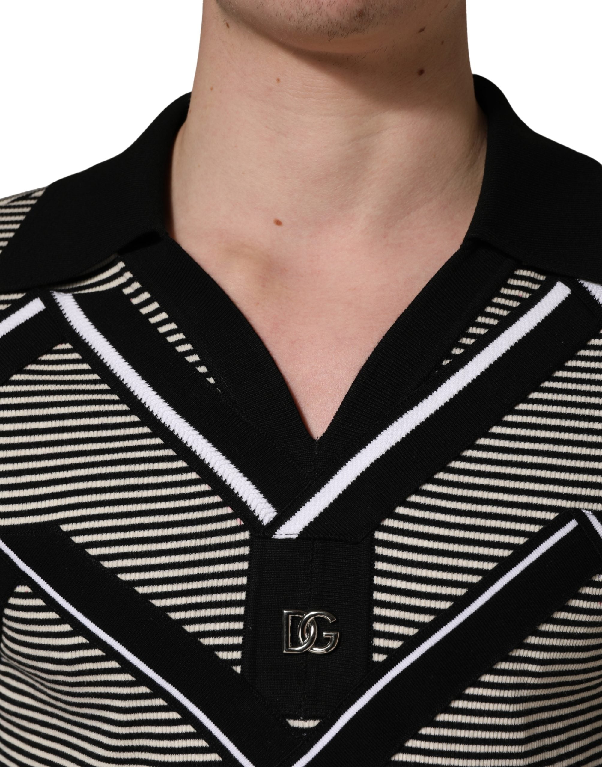 Black White Zigzag Pattern Cotton Men Polo T-shirt