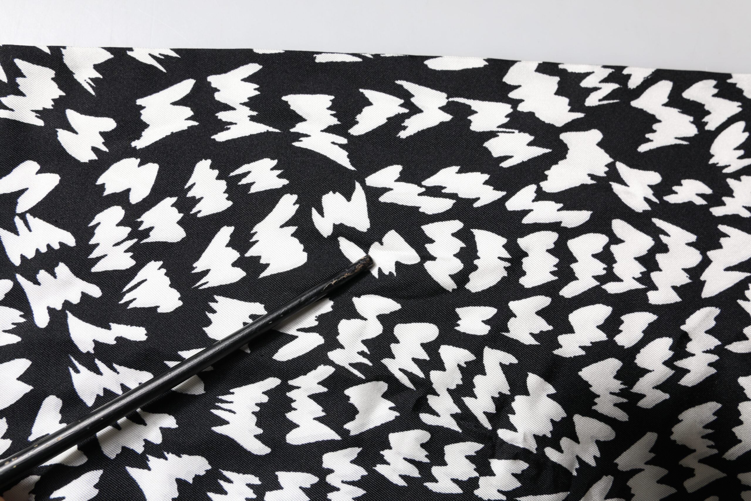 Black White Patterned Fringes Shawl Scarf