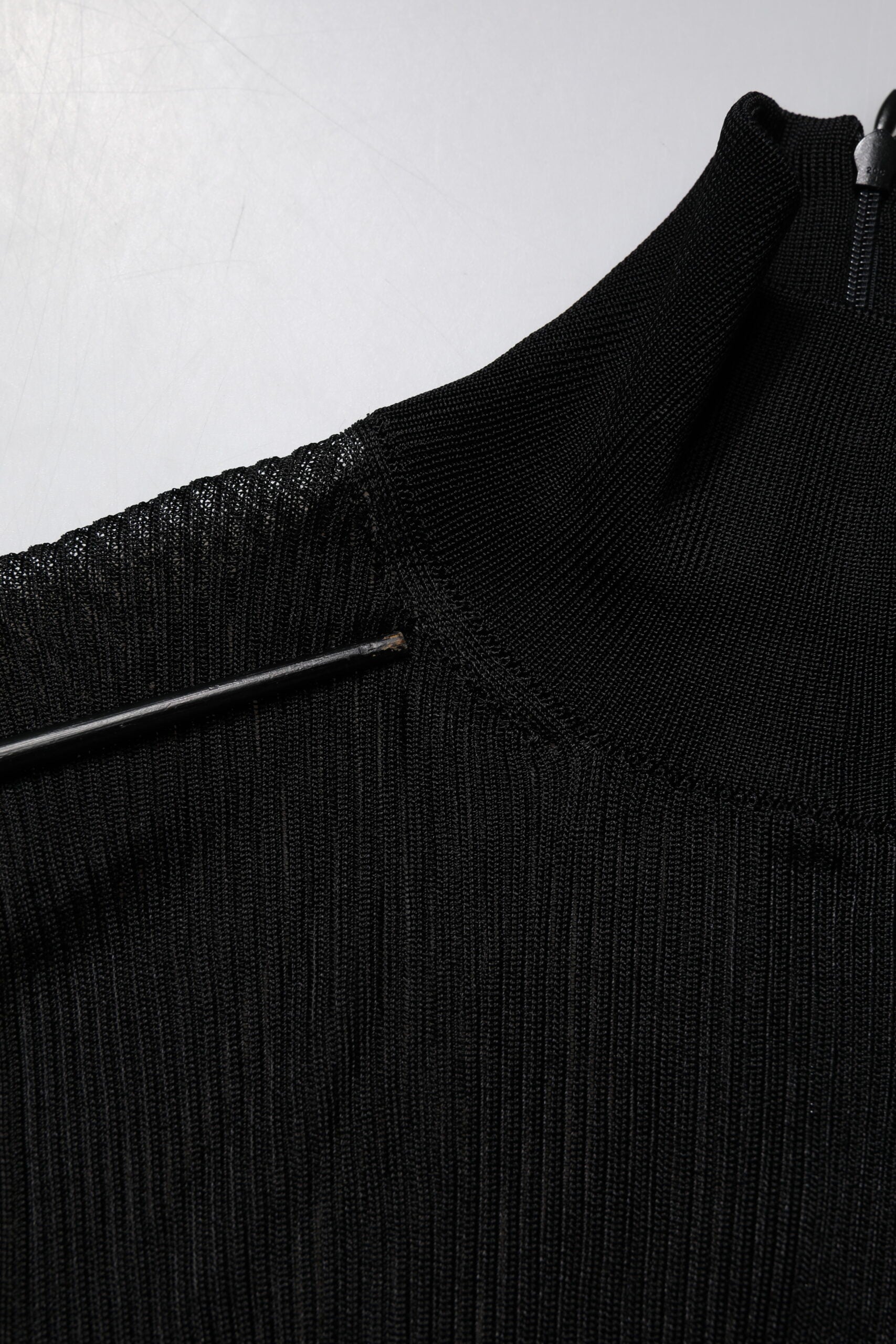 Black Knit Long Sleeves Turtleneck Slim Top
