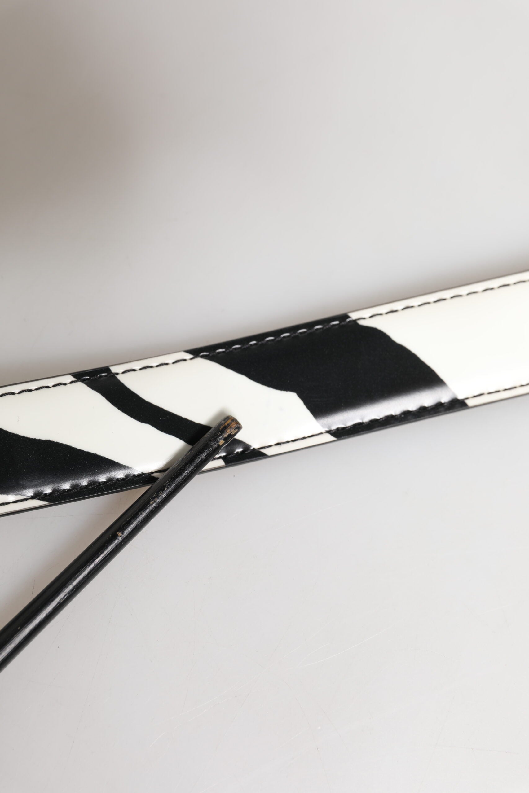 Black White Leather Silver Metal Buckle Belt