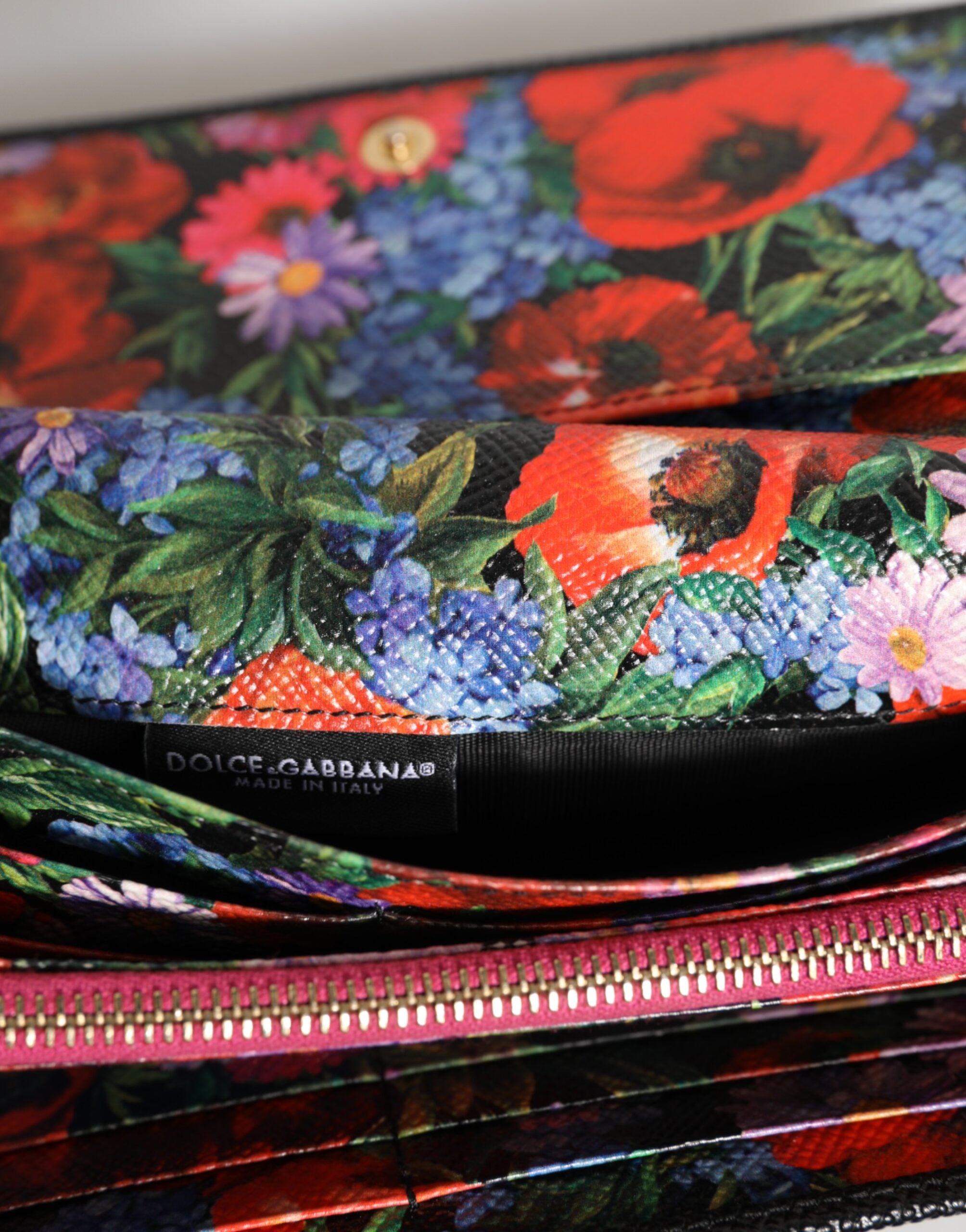 Black Leather Logo Plaque Trifold Card Holder Wallet