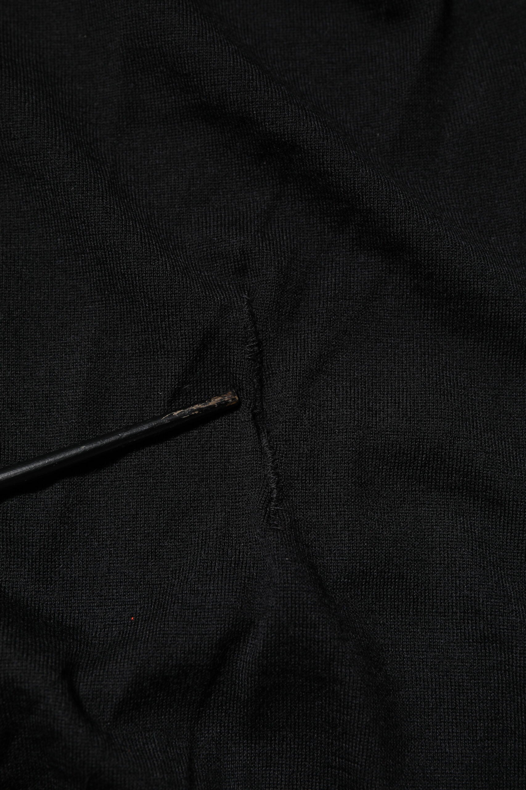 Black Cashmere V-Neck Long Sleeves T-shirt