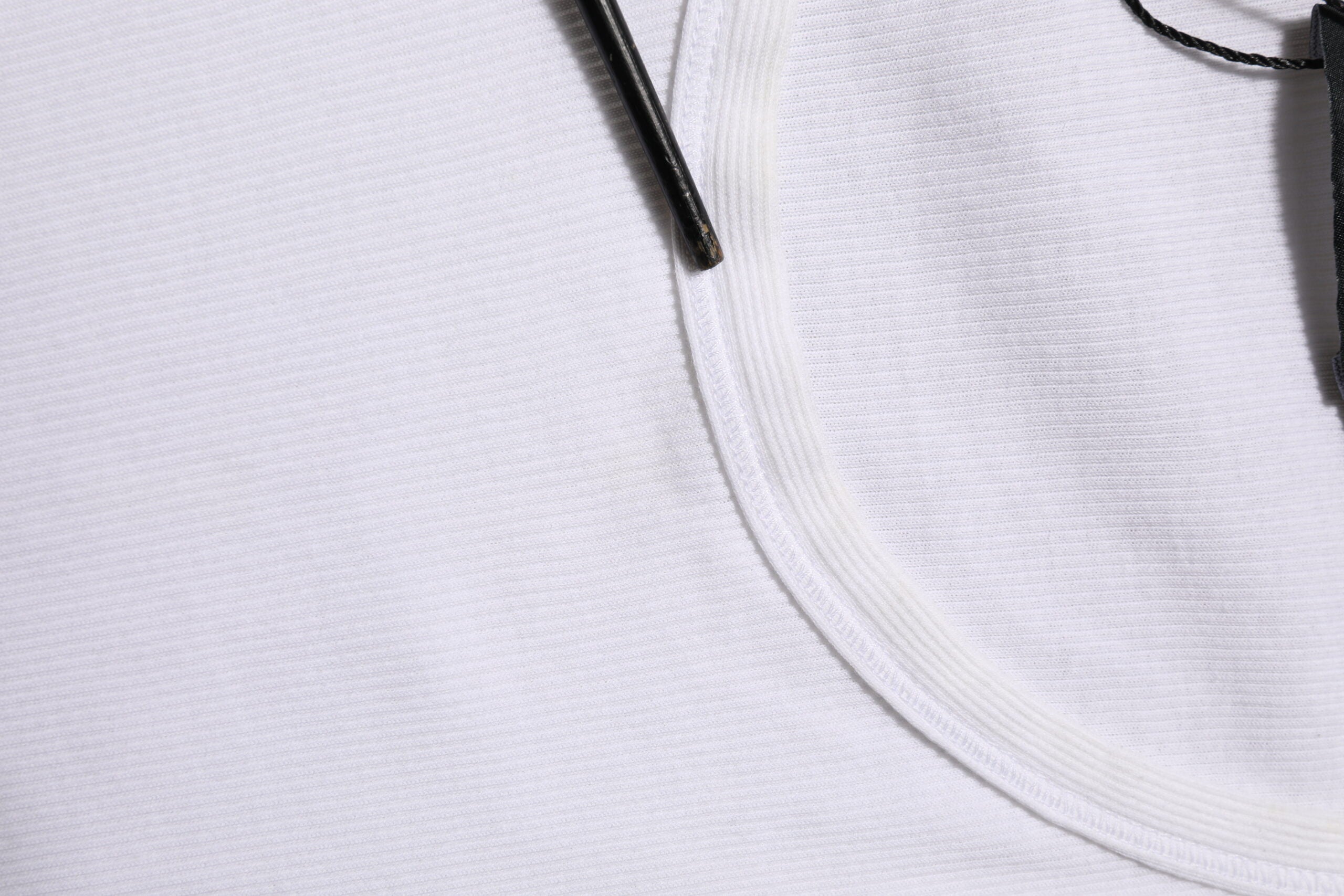 White Sleeveless Round Neck Tank Top T-shirt